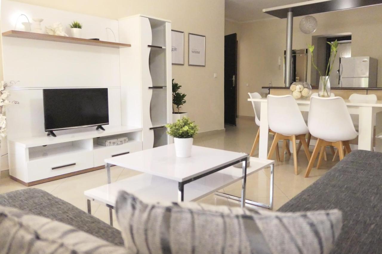 Sapphire & Ivory Luxury Apartments - Kavala Extérieur photo